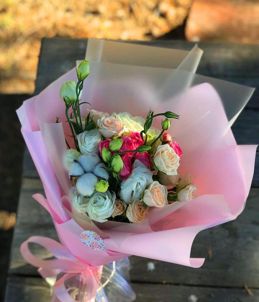 Букет цветов из: Розы и Лизиантусы в Калининске