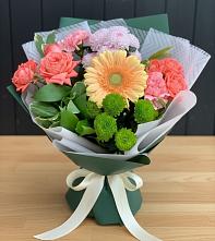 Букет цветов из:  Гвоздики, Розы, Герберы и Хризантемы в Калининске