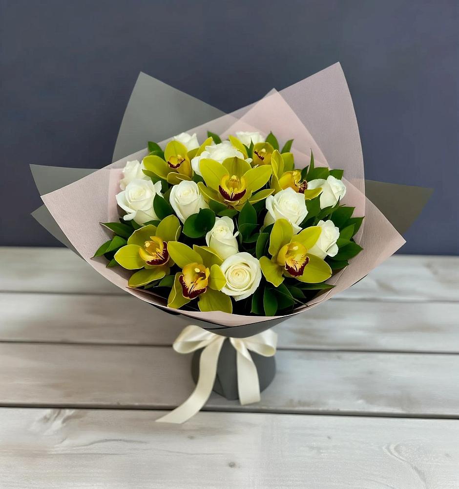 Букет цветов из: Орхидеи и Розы в Калининске