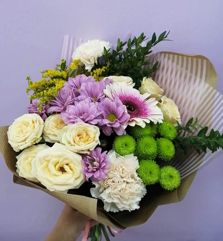 Букет цветов из: Хризантемы, Розы, Гвоздики и Герберы в Калининске