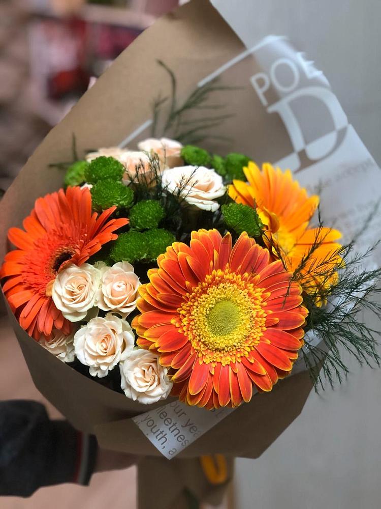 Букет цветов из: Герберы, Хризантемы и Розы в Калининске